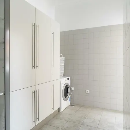 Estefania Rooftop - Center