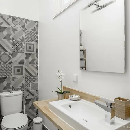 Estefania Rooftop - Center